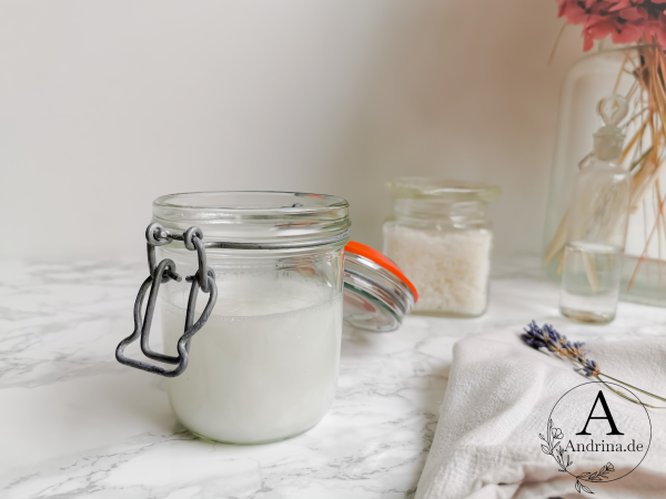 Natürlicher Weichspüler mit Mandelduft